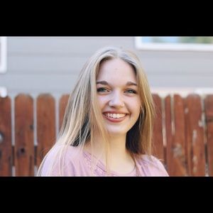 Meet your Posher, Emma